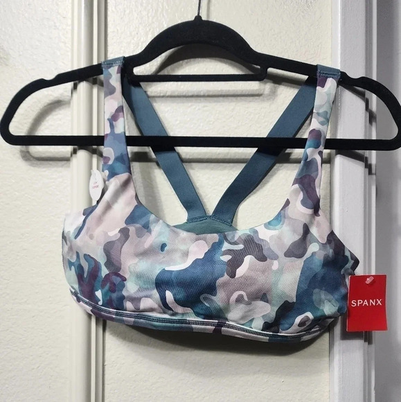 Spanx NWT Printed Low Impact Sports Bra in Camo/Pink Womens XS - Picture 3 of 7